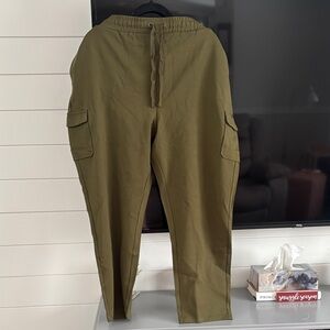 NWOT Ricki’s Olive Green Cargo Pants